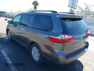 2017 Toyota Sienna XLE Auto Access Seat with VIN 5TDYZ3DC9HS849096, listed as a IAAI auction lot 41647066 with 92,197 mi miles. Bid and sale history available at carsss.com. Image 3.