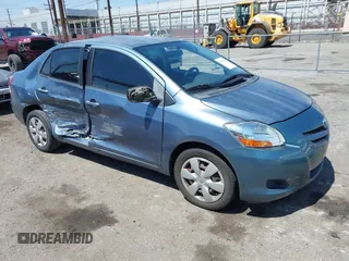 2008 Toyota Yaris with VIN JTDBT923X81280432, listed as a IAAI auction lot 41997963 with 201,013 mi miles. Bid and sale history available at carsss.com. Image 1.