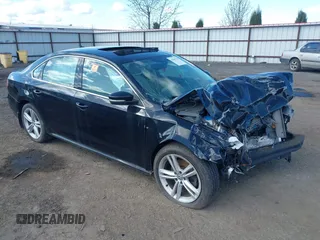 2014 Volkswagen Passat SE z VIN 1VWBT7A30EC047968, wystawiony jako IAAI lot #41985788 z przebiegiem 104 550 mil mil oraz . Historia ofert i sprzedaży dostępna na DreamBid. Obrazek 1.