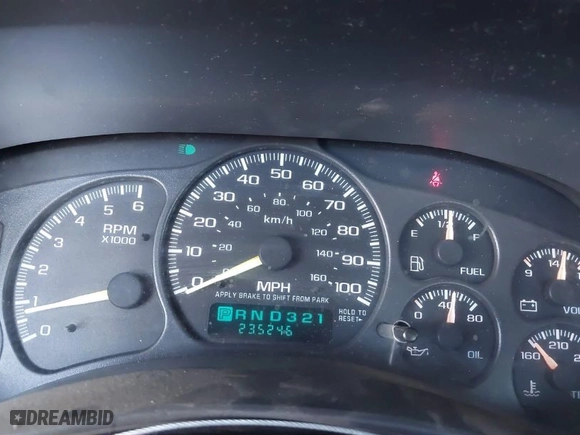 2001 Chevrolet Silverado 1500 LS with VIN 2GCEC19V011316604, listed as a IAAI auction lot 41682054 with 235,246 mi miles. Bid and sale history available at carsss.com. Image 7.
