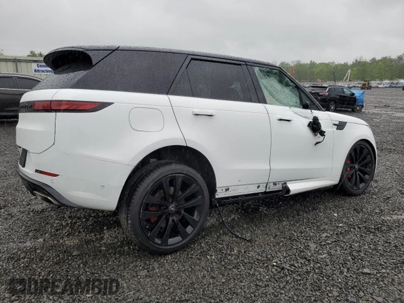 2024 Land Rover Range Rover Sport Dynamic SE with VIN SAL1L9FU7RA410210, listed as a Copart auction lot 56207195 with 14,651 mi miles and Salvage title. Bid and sale history available at DreamBid. Image 3.