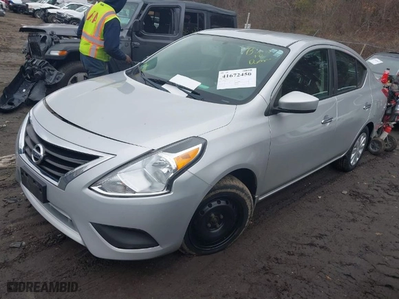 2017 Nissan Versa Sedan SV with VIN 3N1CN7AP3HK472722, listed as a IAAI auction lot 41672450 with 76,835 mi miles. Bid and sale history available at carsss.com. Image 2.