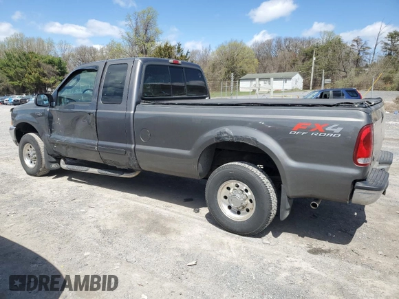 2003 Ford F-250 XL with VIN 1FTNX21L33EB87036, listed as a Copart auction lot 51774135 with 240,245 mi miles and Salvage title. Bid and sale history available at DreamBid. Image 2.