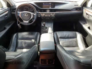 2014 Lexus ES 330 z VIN JTHBK1GG4E2115772, wystawiony jako Copart lot #49188045 z przebiegiem 94 584 mil mil oraz Szkoda całkowita • Salvage title. Historia ofert i sprzedaży dostępna na DreamBid. Obrazek 8.