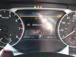 2021 Nissan Sentra SV with VIN 3N1AB8CV0MY289772, listed as a IAAI auction lot 41876197 with 18,124 mi miles and . Bid and sale history available at DreamBid. Image 7.