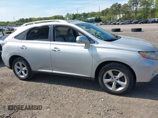 2010 Lexus RX 350 z VIN 2T2BK1BAXAC017261, wystawiony jako IAAI lot #42233787 z przebiegiem 101 772 mil mil oraz . Historia ofert i sprzedaży dostępna na DreamBid. Obrazek 13.