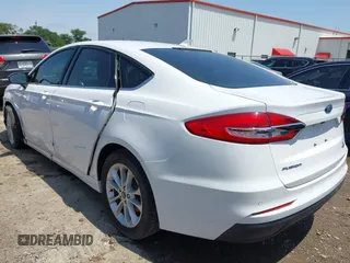 2020 Ford Fusion SE с VIN 3FA6P0HD4LR232009, выставлен на аукционе IAAI как лот 42207523 с пробегом 71 206 миль миль и . История ставок и продаж доступна на DreamBid. Изображение 3.