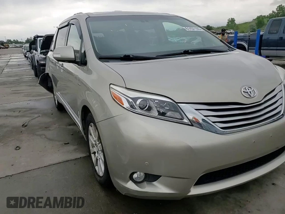 2017 Toyota Sienna XLE z VIN 5TDDZ3DC7HS166182, wystawiony jako Copart lot #61437105 z przebiegiem 101 491 mil mil oraz Szkoda całkowita • Salvage title. Historia ofert i sprzedaży dostępna na DreamBid. Obrazek 14.