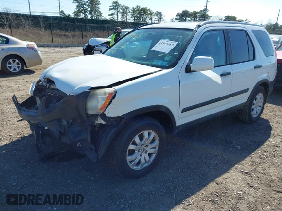 2005 Honda CR-V EX with VIN SHSRD788X5U339848, listed as a IAAI auction lot 41990657 with 167,516 mi miles. Bid and sale history available at carsss.com. Image 2.