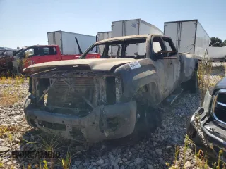 2016 GMC Sierra 3500HD Denali z VIN 1GT42YE87GF206304, wystawiony jako Copart lot #66987434 z przebiegiem Nie podano mil oraz Nie do naprawy. Historia ofert i sprzedaży dostępna na DreamBid. Obrazek 2.