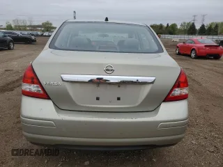 2008 Nissan Versa S z VIN 3N1BC11E78L352025, wystawiony jako Copart lot #55685495 z przebiegiem 143 451 mil mil oraz Szkoda całkowita • Salvage title. Historia ofert i sprzedaży dostępna na DreamBid. Obrazek 6.