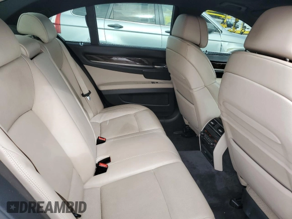 2010 BMW 7 Series 750i xDrive z VIN WBAKC6C56ACL67878, wystawiony jako Copart lot #45727215 z przebiegiem 251 789 mil mil oraz Szkoda całkowita • Salvage title. Historia ofert i sprzedaży dostępna na DreamBid. Obrazek 10.
