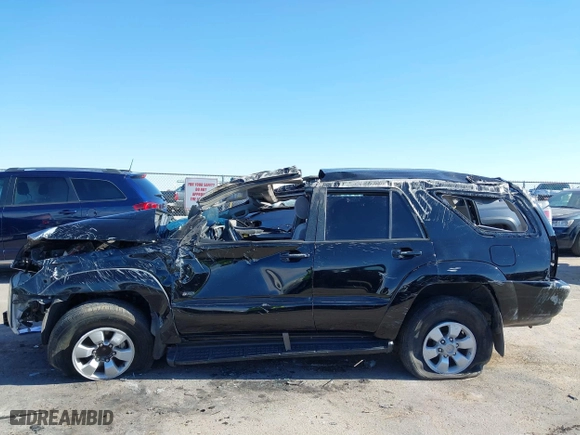 2005 Toyota 4Runner SR5 with VIN JTEZU14R750050441, listed as a IAAI auction lot 40070707 with 1 mi miles. Bid and sale history available at carsss.com. Image 14.