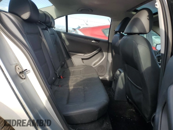 2011 Volkswagen Jetta SE z VIN 3VWDZ7AJ2BM302345, wystawiony jako Copart lot #47610025 z przebiegiem 128 634 mil mil oraz Czysty tytuł • Clean title. Historia ofert i sprzedaży dostępna na DreamBid. Obrazek 10.