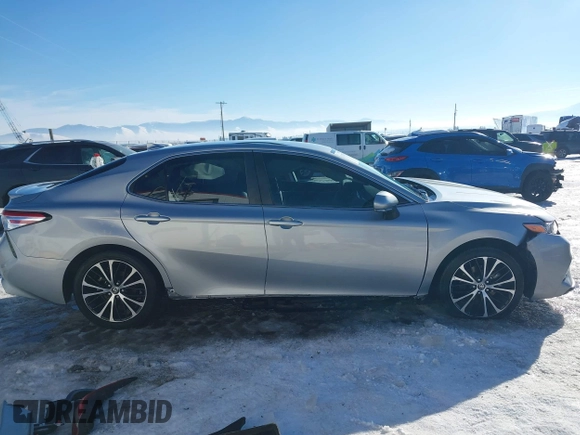 2020 Toyota Camry SE z VIN 4T1G11BK0LU016837, wystawiony jako IAAI lot #41313586 z przebiegiem Nie podano mil oraz . Historia ofert i sprzedaży dostępna na DreamBid. Obrazek 14.