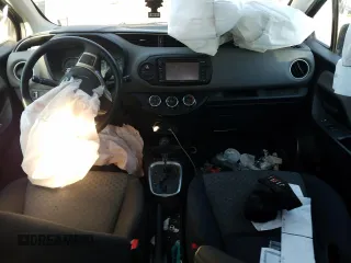 2017 Toyota Yaris L z VIN VNKKTUD31HA078926, wystawiony jako Copart lot #72249184 z przebiegiem Nie podano mil oraz Szkoda całkowita • Salvage title. Historia ofert i sprzedaży dostępna na DreamBid. Obrazek 8.