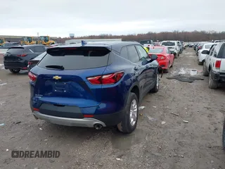 2022 Chevrolet Blazer LT z VIN 3GNKBCR47NS120010, wystawiony jako IAAI lot #41914923 z przebiegiem 31 625 mil mil oraz . Historia ofert i sprzedaży dostępna na DreamBid. Obrazek 4.
