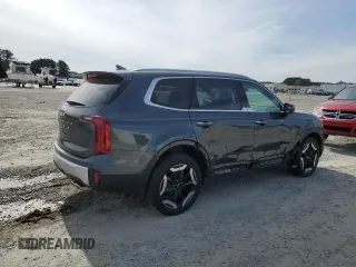 2024 Kia Telluride S with VIN 5XYP64GC2RG551607, listed as a Copart auction lot 45722785 with 6,822 mi miles and Salvage Title. Bid and sale history available at carsss.com. Image 3.