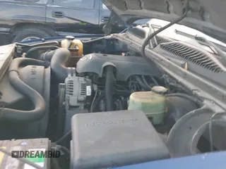 2002 GMC Sierra 1500 SLE с VIN 2GTEC19T521149253, выставлен на аукционе IAAI как лот 41470305 с пробегом 251 575 миль миль и . История ставок и продаж доступна на DreamBid. Изображение 12.