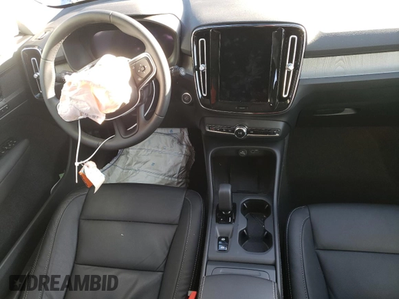 2024 Volvo XC40 Core Bright Theme с VIN YV4L12UK1R2233367, выставлен на аукционе Copart как лот 83046854 с пробегом 3 358 миль миль и Списание • Salvage title. История ставок и продаж доступна на DreamBid. Изображение 8.