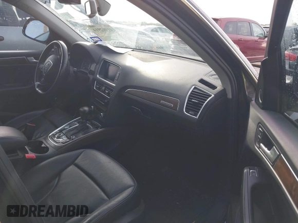 2014 Audi Q5 Premium Plus with VIN WA1LFAFP2EA094299, listed as a IAAI auction lot 41902914 with 131,422 mi miles. Bid and sale history available at carsss.com. Image 5.