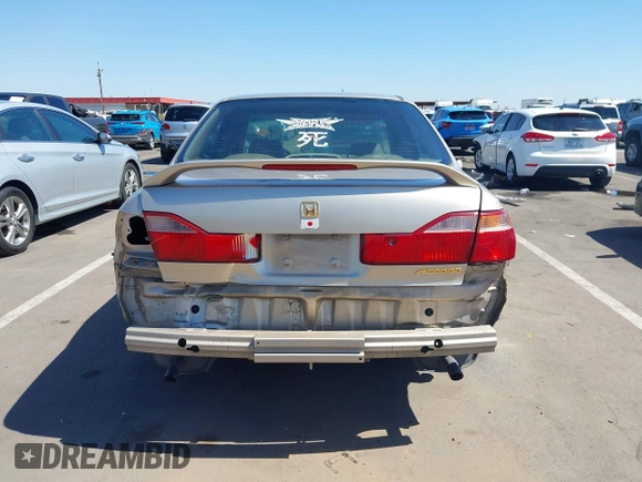 2000 Honda Accord EX с VIN 1HGCG1656YA029169, выставлен на аукционе IAAI как лот 42532680 с пробегом 164 850 миль миль и . История ставок и продаж доступна на DreamBid. Изображение 17.