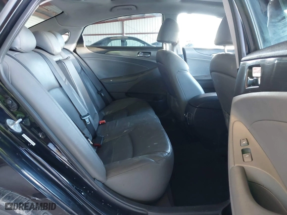2013 Hyundai Sonata Hybrid with VIN KMHEC4A44DA064673, listed as a IAAI auction lot 41267954 with 178,562 mi miles. Bid and sale history available at carsss.com. Image 8.