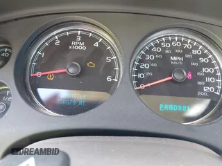 2008 Chevrolet Suburban LTZ с VIN 1GNFC16J18R119018, выставлен на аукционе IAAI как лот 42677575 с пробегом 338 879 миль миль и . История ставок и продаж доступна на DreamBid. Изображение 7.