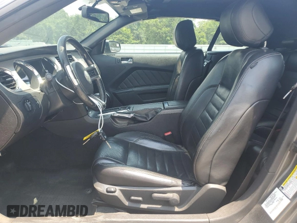 2014 Ford Mustang V6 with VIN 1ZVBP8EM6E5292579, listed as a Copart auction lot 61896995 with 129,872 mi miles and Salvage title. Bid and sale history available at DreamBid. Image 7.