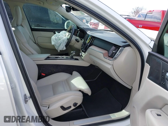2020 Volvo XC60 Inscription with VIN YV4102DL3L1468305, listed as a IAAI auction lot 41329470 with 68,619 mi miles and . Bid and sale history available at DreamBid. Image 5.
