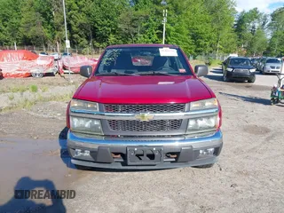 2005 Chevrolet Colorado LS Z71 z VIN 1GCDT196658191194, wystawiony jako IAAI lot #42402776 z przebiegiem 153 113 mil mil oraz . Historia ofert i sprzedaży dostępna na DreamBid. Obrazek 13.