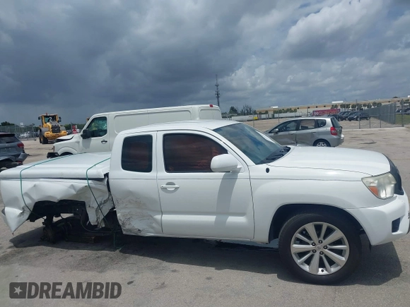 2015 Toyota Tacoma with VIN 5TFTX4CN7FX057092, listed as a IAAI auction lot 39318808 with 108,050 mi miles and . Bid and sale history available at DreamBid. Image 13.