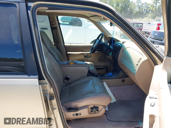 2000 Ford Explorer XLT с VIN 1FMZU73E4YZB70571, выставлен на аукционе IAAI как лот 42317419 с пробегом 233 858 миль миль и . История ставок и продаж доступна на DreamBid. Изображение 5.