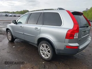2011 Volvo XC90 I6 z VIN YV4952CY7B1573509, wystawiony jako IAAI lot #41897274 z przebiegiem 229 597 mil mil oraz . Historia ofert i sprzedaży dostępna na DreamBid. Obrazek 3.