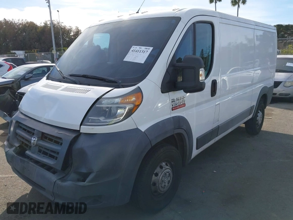 2016 Ram ProMaster Cargo z VIN 3C6TRVAG5GE134667, wystawiony jako IAAI lot #41411317 z przebiegiem 109 352 mil mil oraz . Historia ofert i sprzedaży dostępna na DreamBid. Obrazek 2.