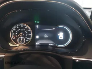 2025 Genesis GV70 2.5T z VIN 5NMMADTB9SH025307, wystawiony jako IAAI lot #42454804 z przebiegiem 20 799 mil mil oraz . Historia ofert i sprzedaży dostępna na DreamBid. Obrazek 7.