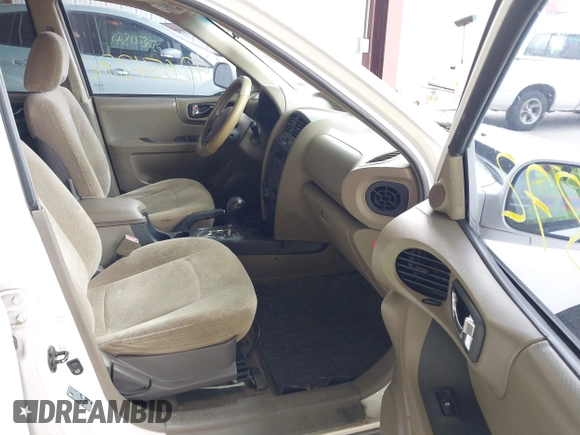 2004 Hyundai Santa Fe GLS with VIN KM8SC13D34U677767, listed as a IAAI auction lot 42054372 with 192,204 mi miles. Bid and sale history available at carsss.com. Image 5.