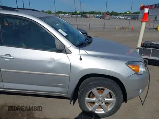 2008 Toyota RAV4 Limited с VIN JTMZD31V085088232, выставлен на аукционе IAAI как лот 42334920 с пробегом Не указан миль и . История ставок и продаж доступна на DreamBid. Изображение 12.