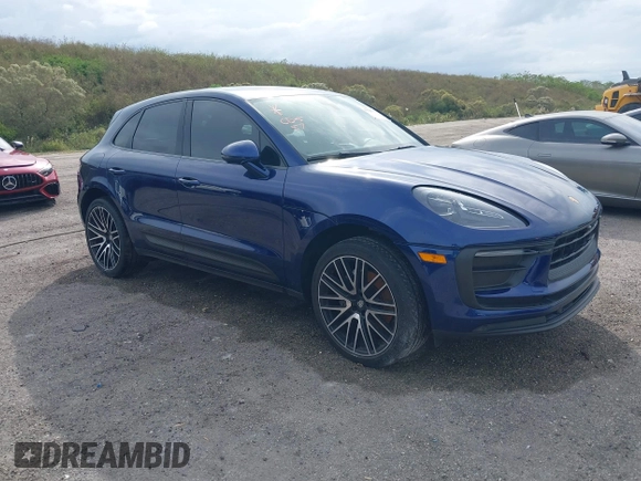 2022 Porsche Macan with VIN WP1AA2A54NLB02557, listed as a IAAI auction lot 40541821 with Not Provided miles. Bid and sale history available at carsss.com. Image 1.