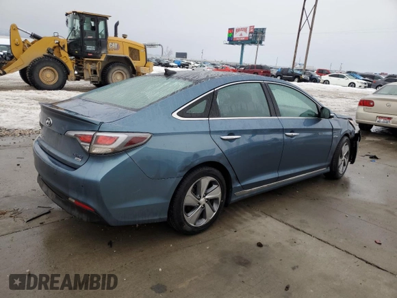 2016 Hyundai Sonata Limited with VIN KMHE34L14GA033575, listed as a Copart auction lot 39844204 with 133,641 mi miles and . Bid and sale history available at DreamBid. Image 3.