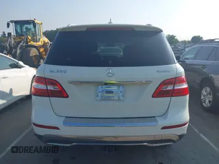 2013 Mercedes-Benz M 350 z VIN 4JGDA5HB8DA119427, wystawiony jako IAAI lot #42365130 z przebiegiem 163 132 mil mil oraz . Historia ofert i sprzedaży dostępna na DreamBid. Obrazek 16.