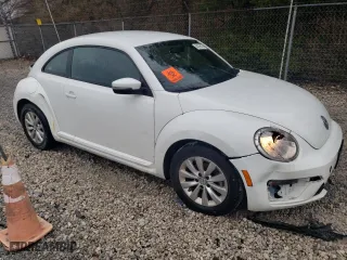 2019 Volkswagen Beetle S with VIN 3VWFD7AT7KM705617, listed as a Copart auction lot 84295424 with 121,200 mi miles and Clean Title. Bid and sale history available at carsss.com. Image 4.
