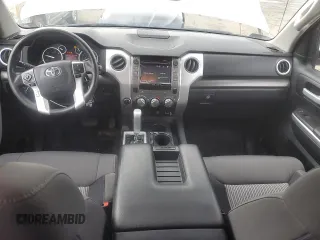 2017 Toyota Tundra SR z VIN 5TFUY5F18HX597005, wystawiony jako Copart lot #43058665 z przebiegiem 58 090 mil mil oraz Szkoda całkowita • Salvage title. Historia ofert i sprzedaży dostępna na DreamBid. Obrazek 8.
