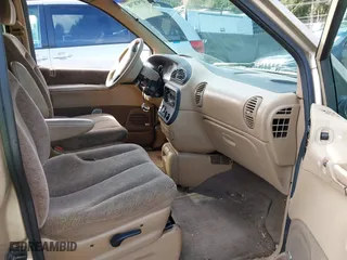 1999 Dodge Caravan LE with VIN 1B4GP54LXXB864478, listed as a IAAI auction lot 41978798 with 180,036 mi miles. Bid and sale history available at carsss.com. Image 5.