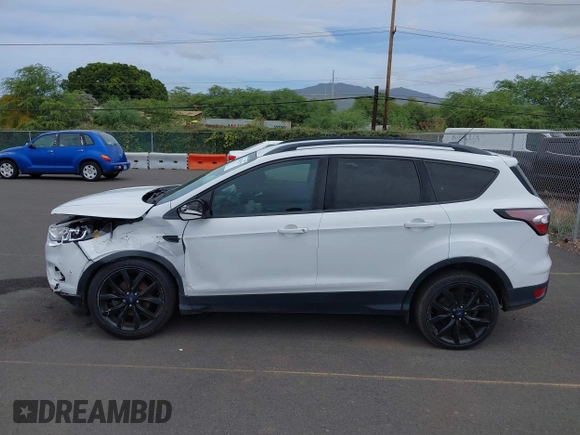 2018 Ford Escape SE with VIN 1FMCU0GD9JUA04709, listed as a IAAI auction lot 41831359 with 62,638 mi miles. Bid and sale history available at carsss.com. Image 14.