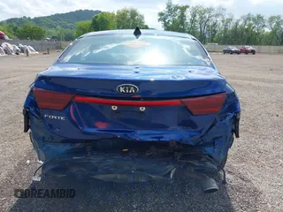 2019 Kia Forte LXS z VIN 3KPF24AD0KE135616, wystawiony jako IAAI lot #42277938 z przebiegiem 71 995 mil mil oraz . Historia ofert i sprzedaży dostępna na DreamBid. Obrazek 17.