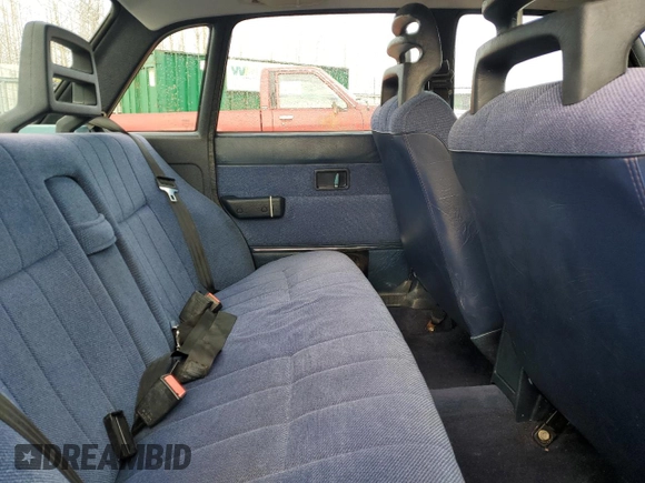 1990 Volvo 240 с VIN YV1AA8845L1400684, выставлен на аукционе Copart как лот 49742045 с пробегом 182 643 миль миль и Чистый • Clean title. История ставок и продаж доступна на DreamBid. Изображение 10.