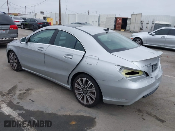 2018 Mercedes-Benz CLA 250 z VIN WDDSJ4EBXJN593951, wystawiony jako IAAI lot #42465181 z przebiegiem 76 114 mil mil oraz . Historia ofert i sprzedaży dostępna na DreamBid. Obrazek 3.