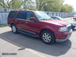 2004 Lincoln Navigator Luxury with VIN 5LMFU28R14LJ15068, listed as a IAAI auction lot 42078597 with 150,294 mi miles. Bid and sale history available at carsss.com. Image 1.