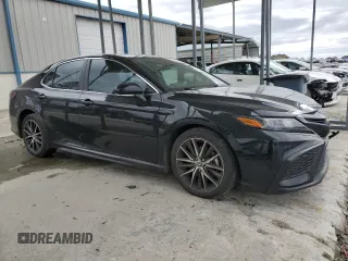 2022 Toyota Camry SE with VIN 4T1G11AK4NU631251, listed as a Copart auction lot 49488915 with 67,900 mi miles and Salvage Title. Bid and sale history available at carsss.com. Image 4.